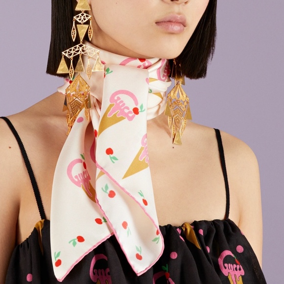GUCCI NEW NWOT Cruise 2023 ice cream print silk scarf cream pink 90x90 - Picture 1 of 3